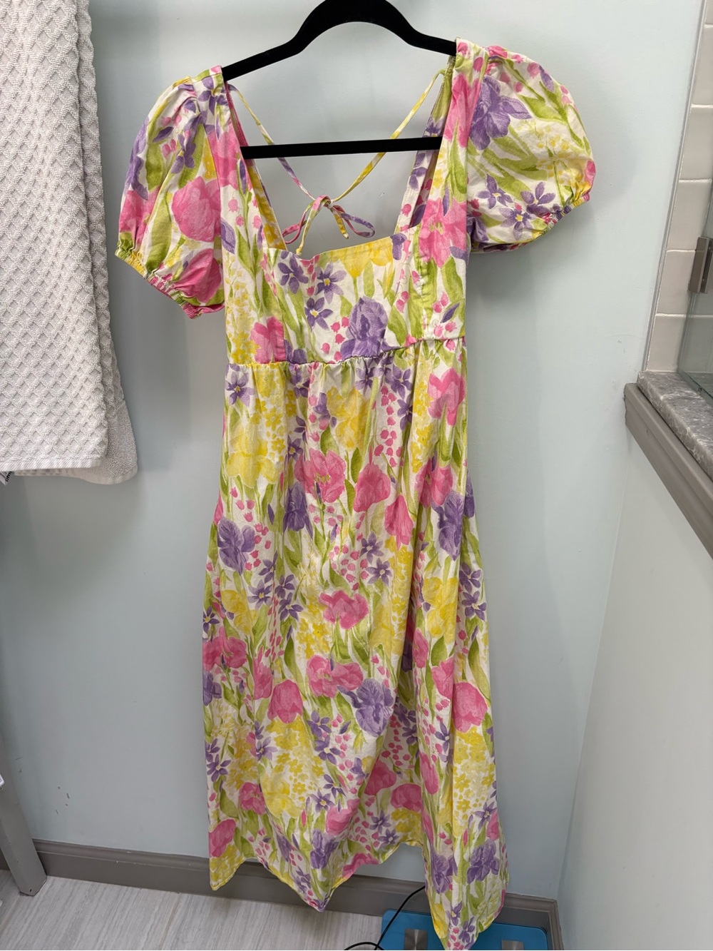 Show Me Your MuMu Woman’s Floral Puff Sleeve Dress